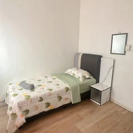 Riazz Islamic Homestay Rawang Exterior photo