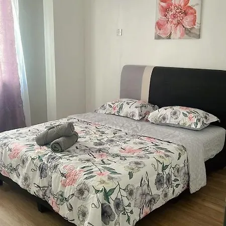 Riazz Islamic Homestay Rawang Exterior photo